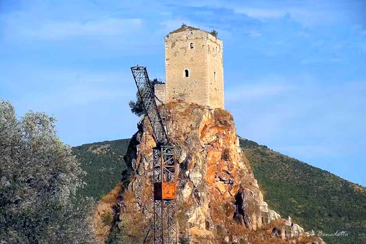 Latina - torre medievale